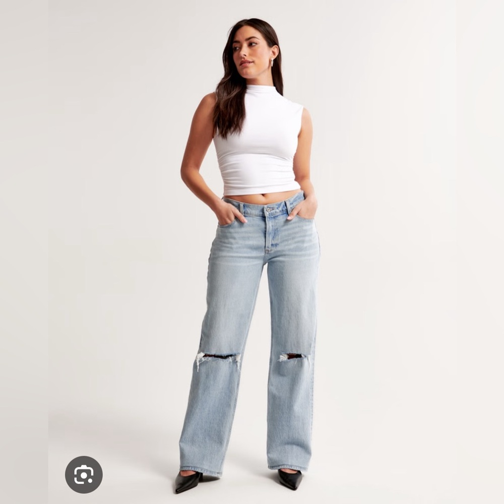 Abercrombie and Fitch low rise, the baggy jeans, denim light size 30/10 regular - Picture 2 of 6